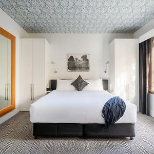 Peppers Gallery Hotel